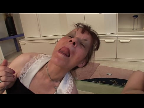 ❤️ Divām vecmāmiņām un vectētiņam ir sekss trijatā Kaltais sekss pie porno lv.myteporn.ru ﹏