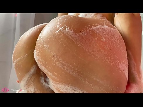 ❤️ Brunete masturbē makstiņu ar vibratoru līdz intensīvam orgasmam dušā Kaltais sekss pie porno lv.myteporn.ru ﹏