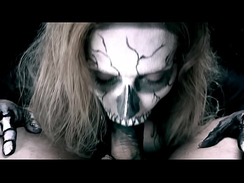 ❤️ Demoniska meitene sūc locekli ar savu melno muti un norij spermu. Kaltais sekss pie porno lv.myteporn.ru ﹏